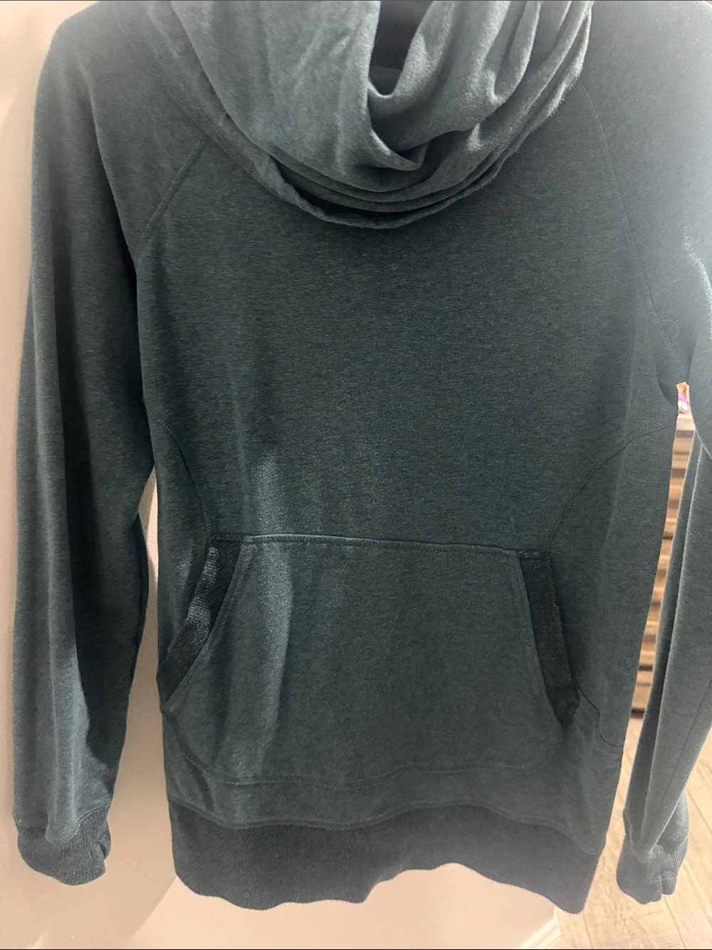 LL Bean Green Cowl Neck Sweatshirt Womens Small